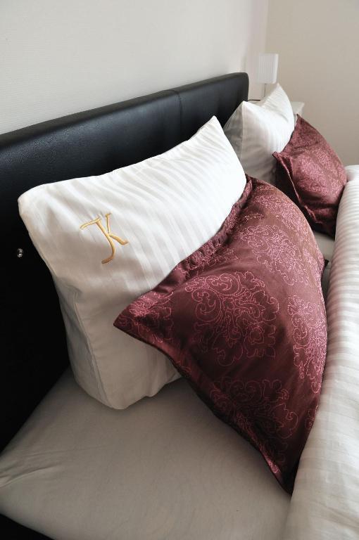 Karolingerhof Hotel Krov Ngoại thất bức ảnh